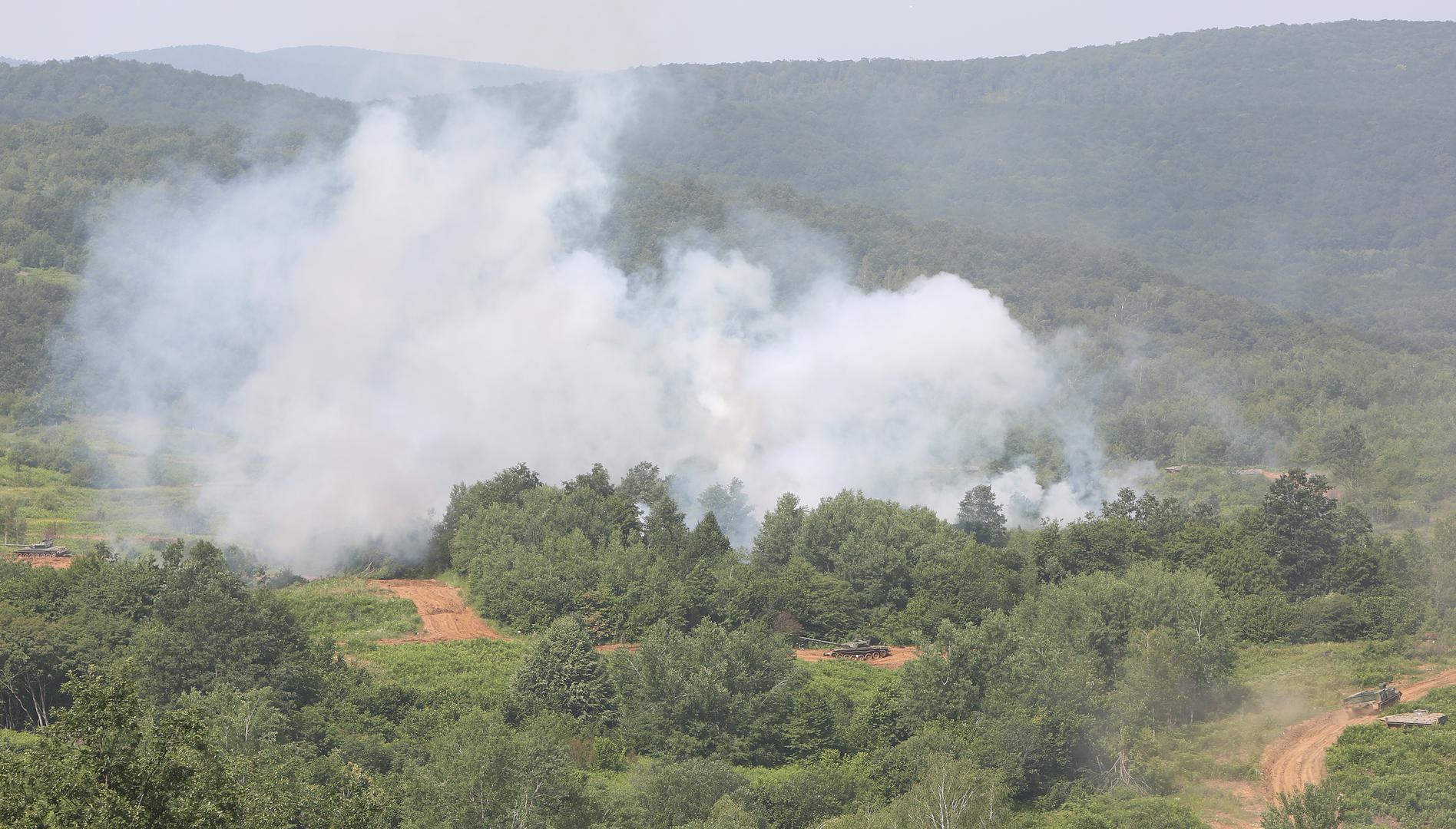 Podsjetio je i na to kako pripadnici Hrvatske vojske uspješno provode sve svoje zadaće - od pomoći civilnom stanovništvu i sudjelovanja u međunarodnim misijama i operacijama pa sve do one najvažnije - obrane suvereniteta i teritorijalne cjelovitosti Republike Hrvatske. General Šundov je najavio i da će se u listopadu 2018. održati velika združena vježba Velebit 18 u kojoj će se još jednom pokazati nove sposobnosti integrirane u cjelokupni sustav.