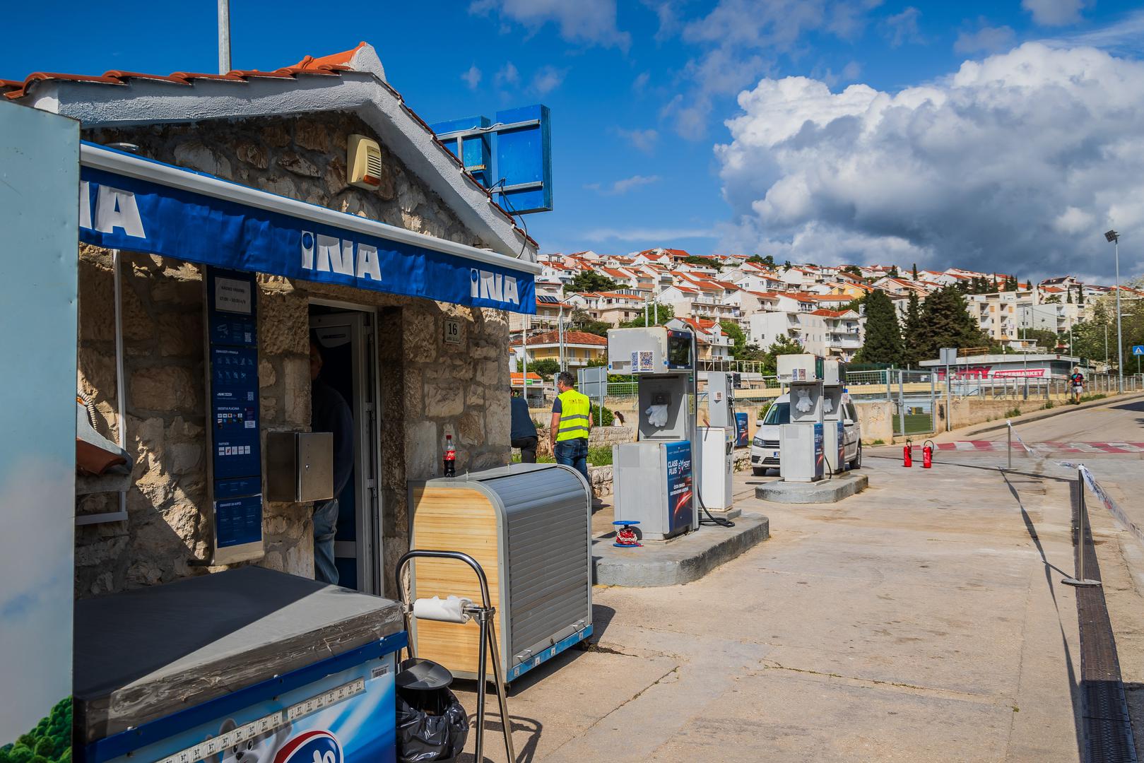 Oglasio se i gradonačelnik Rikardo Novak zahvalio je službama na brzom reagiranju, naglasivši važnost sanacije i zaštite zdravlja građana. 