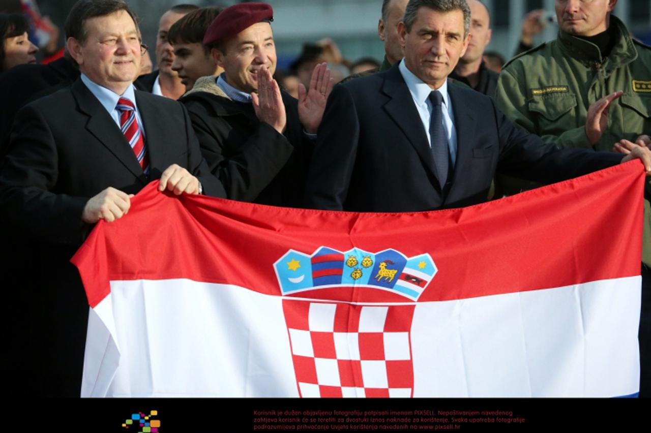 '16.11.2012. Zagreb Zracna luka Zagreb-Pleso, Hrvatski generali Ante Gotovina i Mladen Markac nakon oslobadjajuce presude u Den Hagu doputovali vladinim zrakoplovom u Zagreb. Photo: Robert Anic/PIXSEL