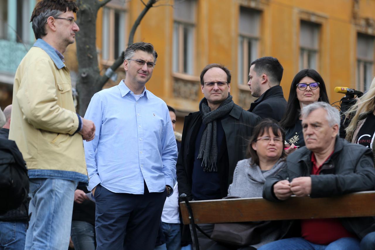 Andrej Plenković na prosvjedu #spasime