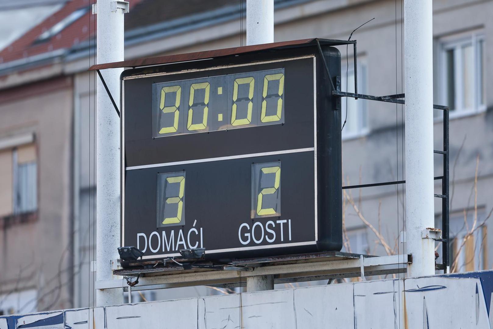 Hajduk nije mogao lošije započeti proljetni dio sezone u Hrvatskoj nogometnoj ligi. Nakon remija bez golova u utakmici protiv Slaven Belupa, upisali su poraz od Lokomotive. Na Kranjčevićevoj je rezultat bio 3-2 za zagrebački klub.