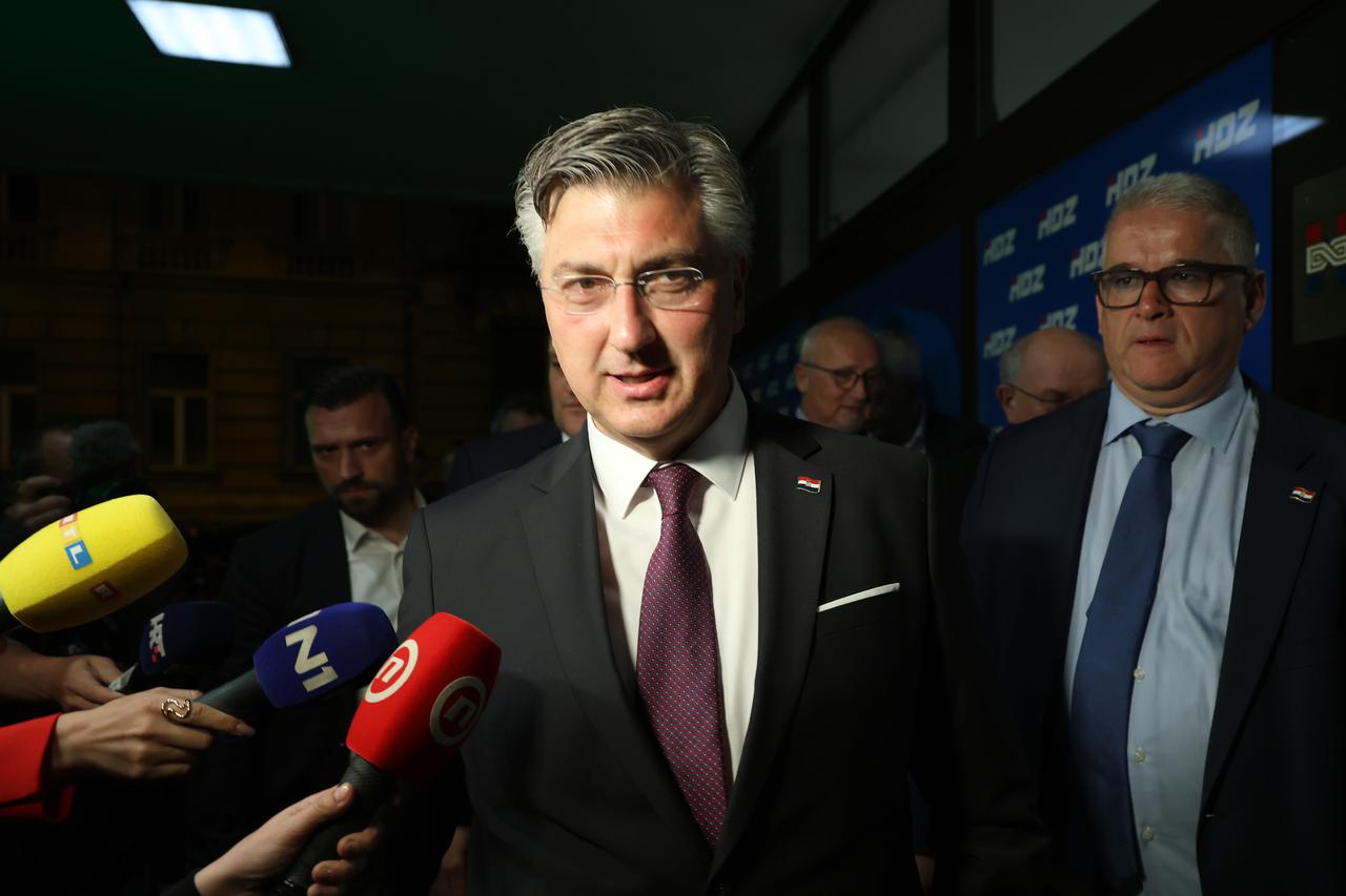 Zagreb: Premijer Andrej Plenković stigao u središnjicu HDZ-a