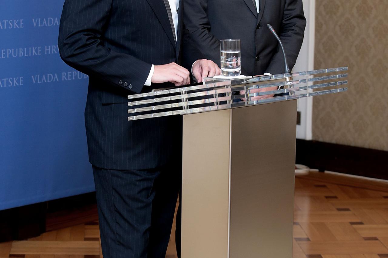 04.09.2014., Zagreb - Nakon sjednice Vlade RH, premijer Zoran Milanovic i ministar financija Boris Lalovac odrzali su konfrenciju za medije. Photo: Patrik Macek/PIXSELL