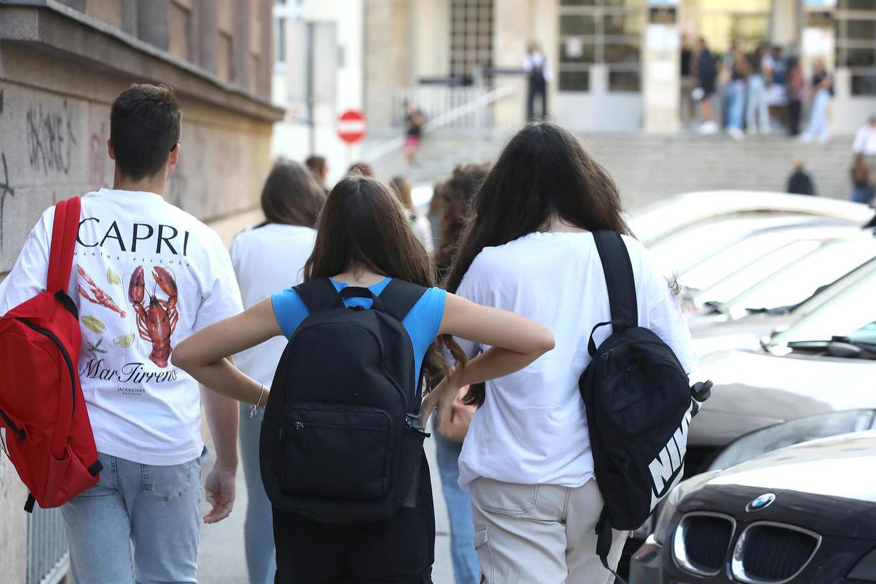 Zagreb: Za više od 445.000 učenika u Republici Hrvatskoj počela nova školska godina