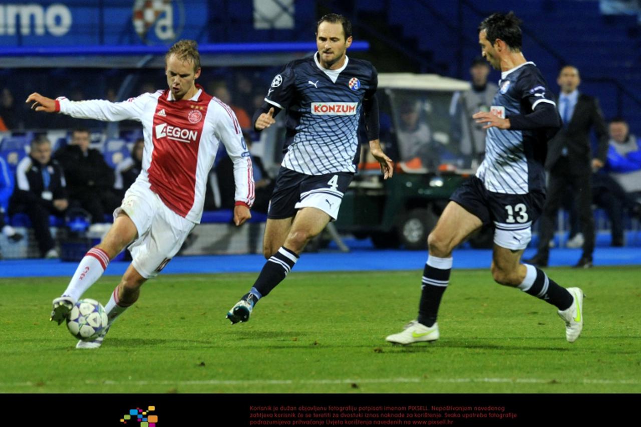 \'18.10.2011., Maksimir, Zagreb - Nogometna utakmica 3. kola skupine D Lige prvaka, GNK Dinamo - Ajax. Siem de Jong, Josip Simunic, Tonel Photo: Marko Lukunic/PIXSELL\'