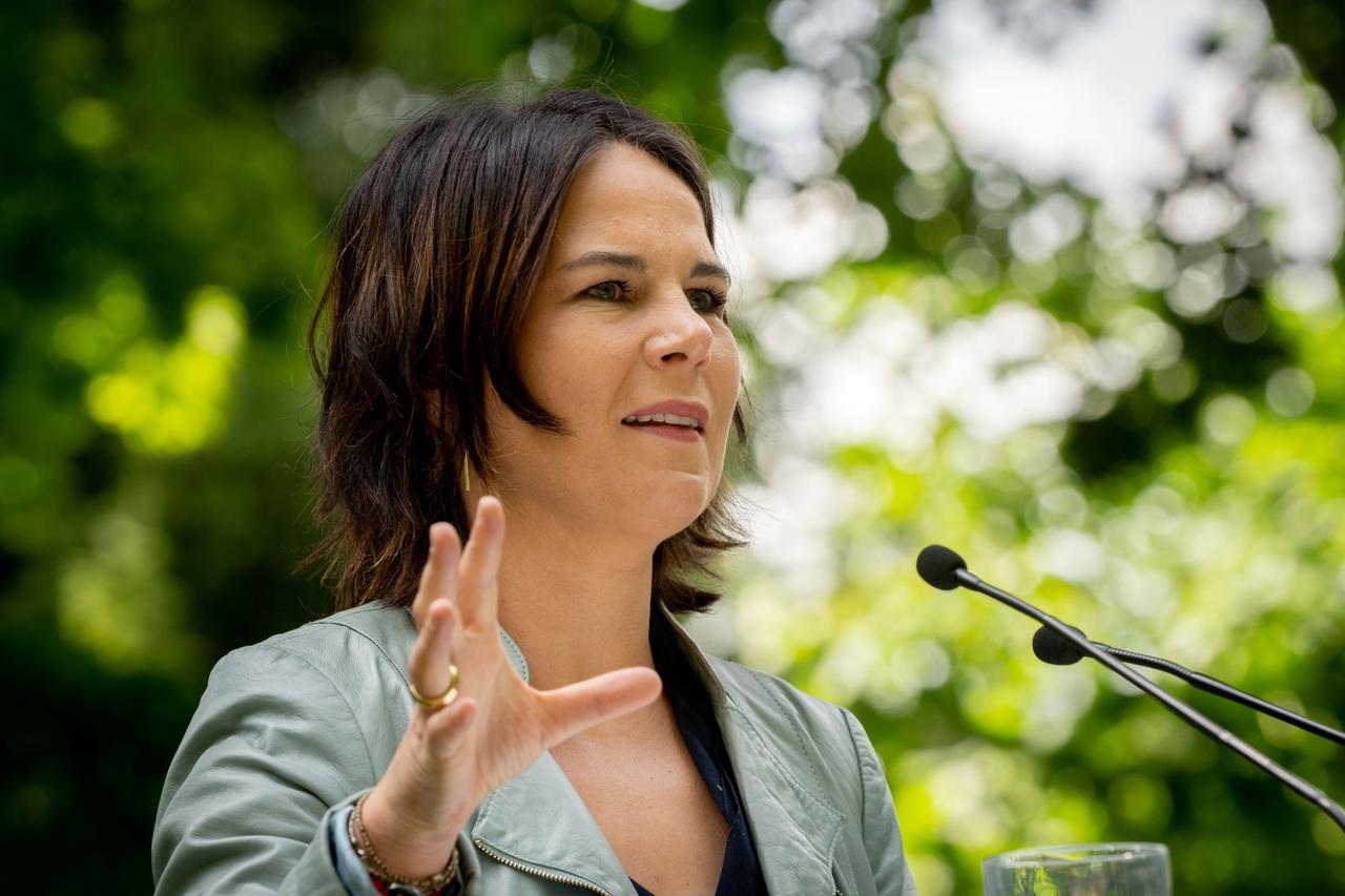 Baerbock and Habeck present "immediate climate protection programme