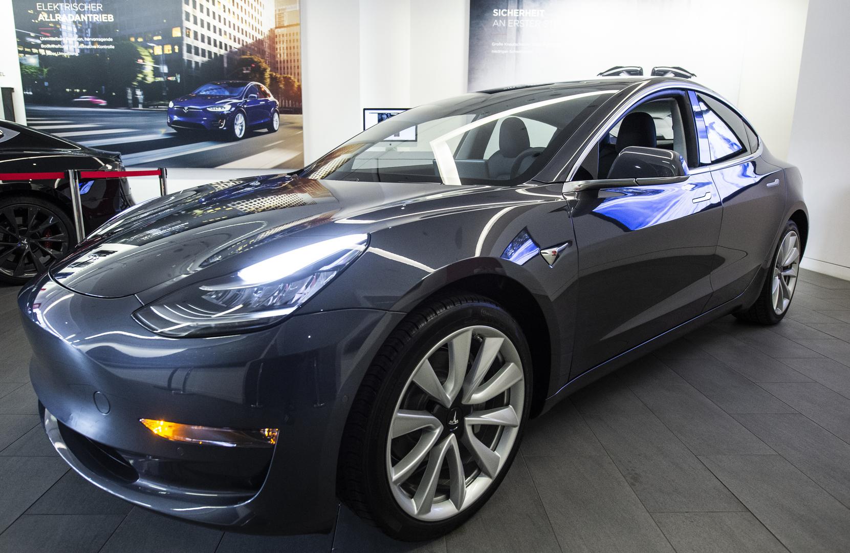 Šef Tesle Elon Musk rekao je da se isporuka automobila očekuje u veljači i ožujku.