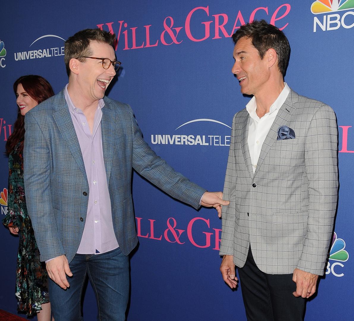 Dakako da se Willu i Grace ne dopada mogućnost da postanu brat i sestra pa padaju u egzistencijalne krize. One kulminiraju zadnjom epizodom sozone no ne brinite, ugovoreno je snimanje još dvije sezone još uvijek popularne humoristične serije.