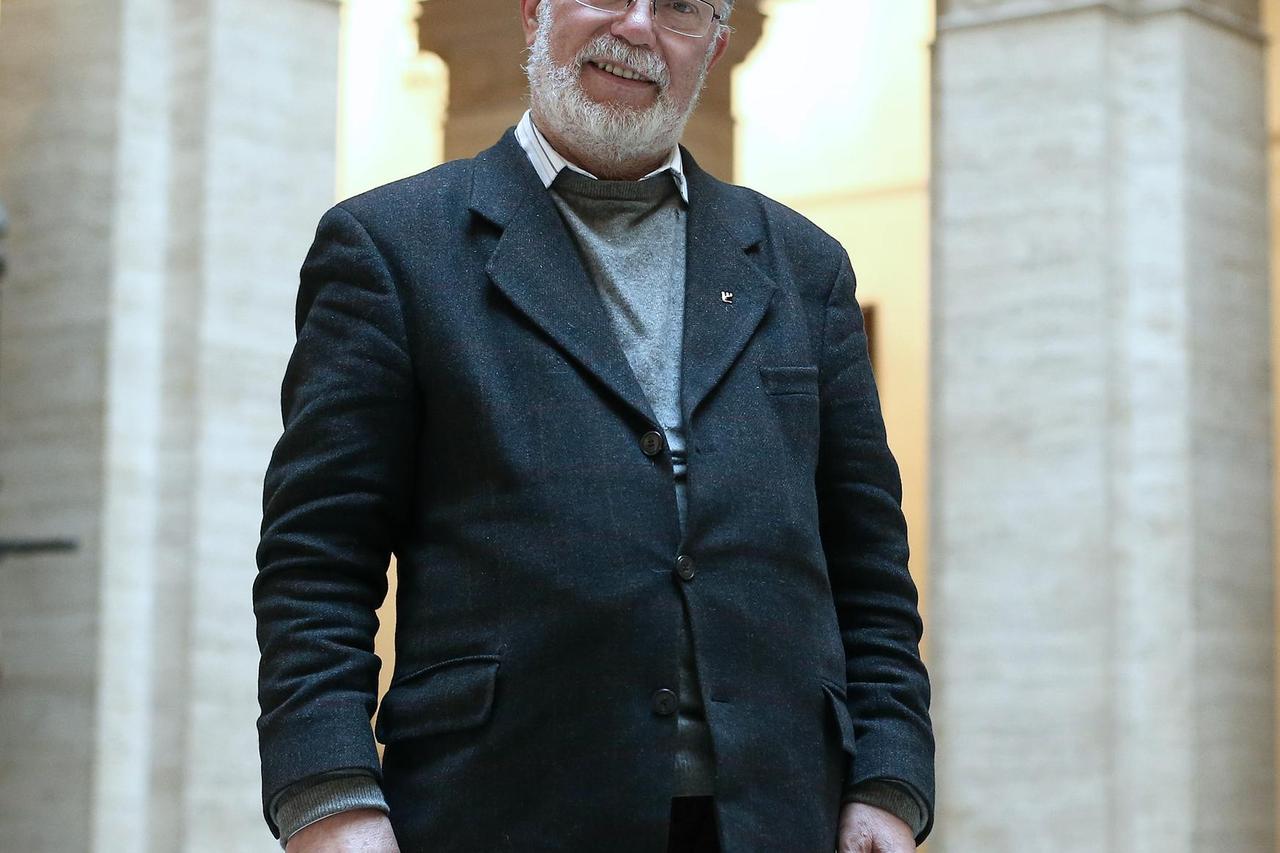 20.01.2016., Zagreb - Josip Bratulic, hrvatski filolog, akademik, predsjednik Matice hrvatske, dekan Filozofskog fakulteta u Zagrebu.  Photo: Sanjin Strukic/PIXSELL