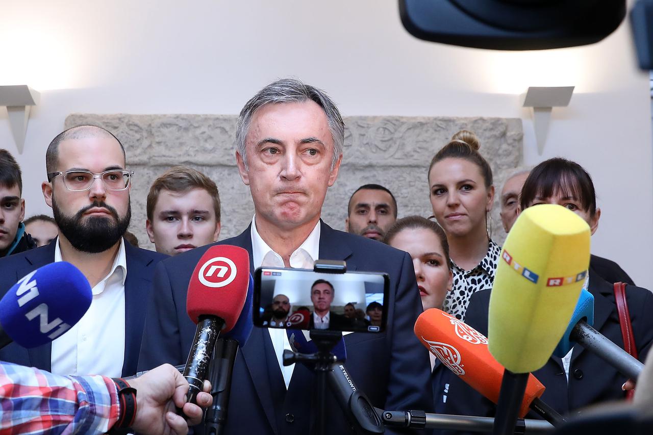 Miroslav Škoro predao je Državnom izbornom povjerenstvu kandidaturu za izbore