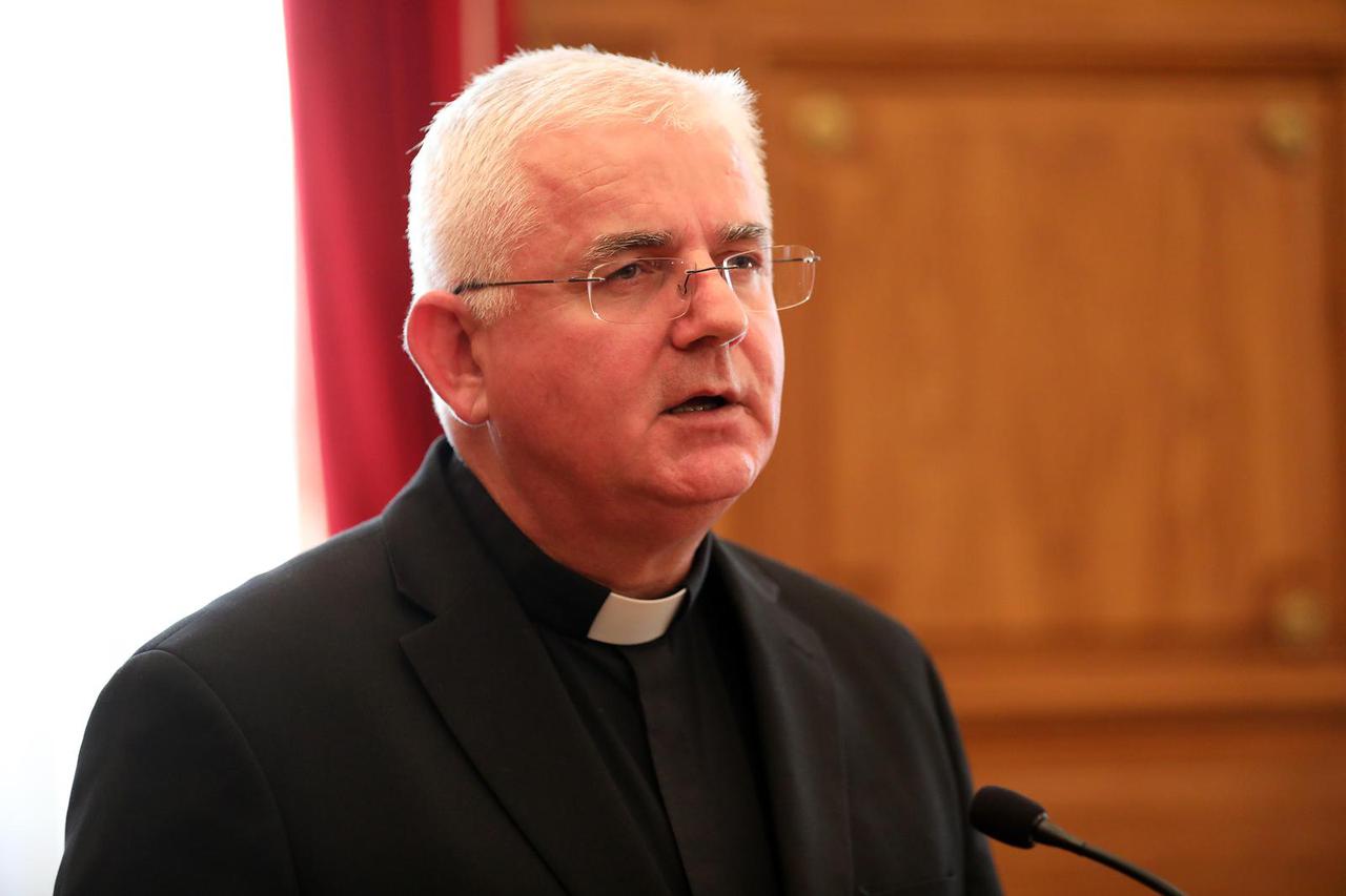 Nadbiskup Devčić odlazi u mirovinu, Uzinić preuzima Riječku nadbiskupiju