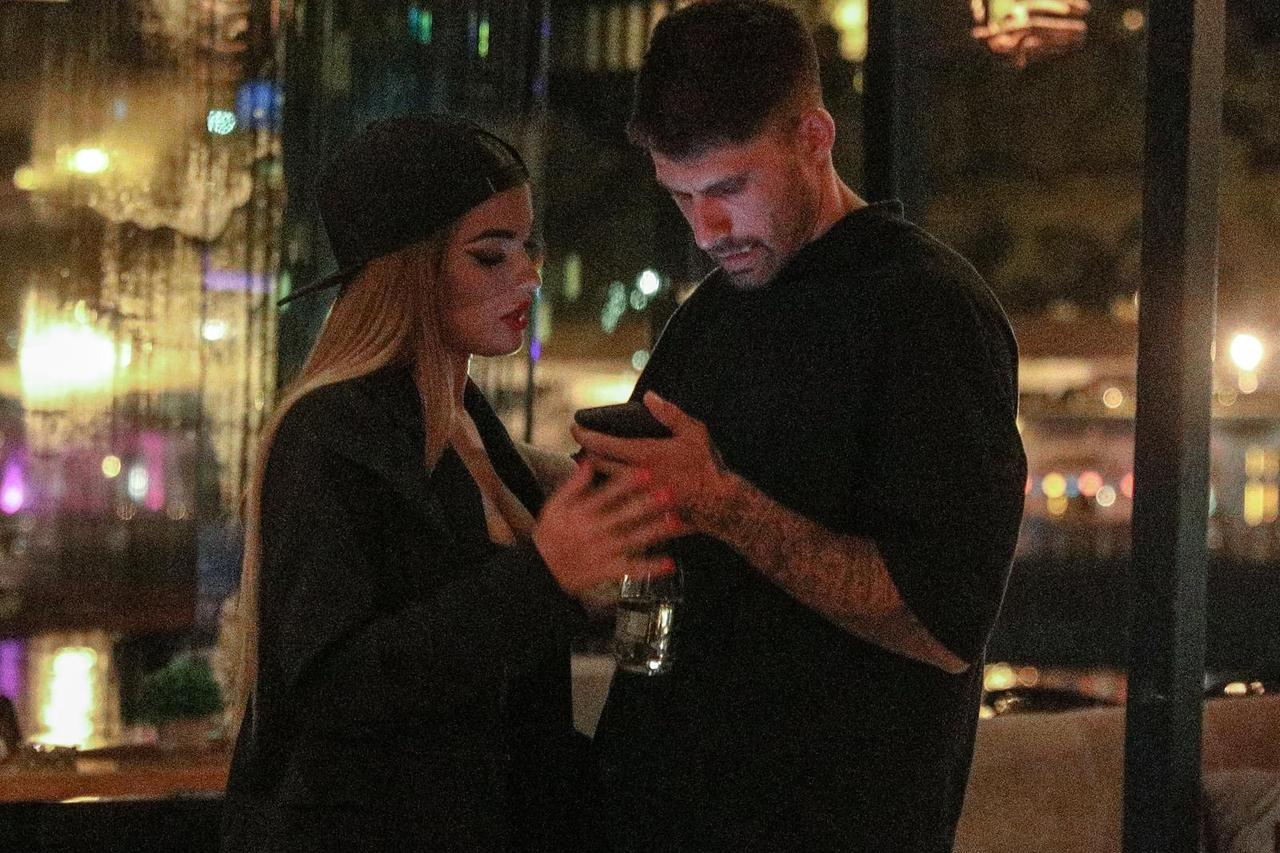 Performance of Teodora Dzehverovic held on raft TAG.Nastup Teodore Dzehverovic na splavu TAG.