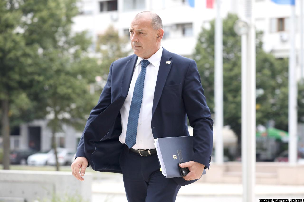 Zagreb: Dolazak ministara na 145. sjednicu Vlade u NSK