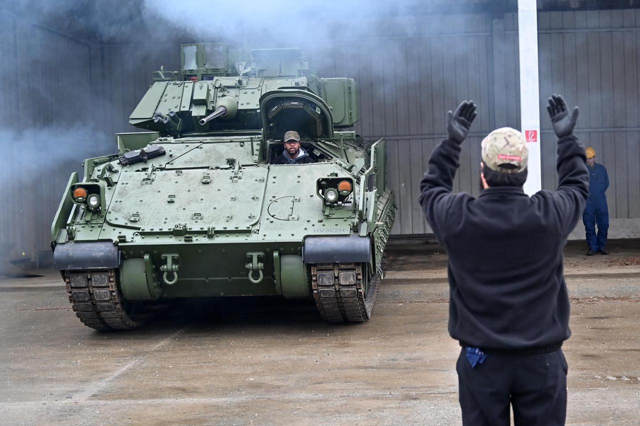 Obuka mehaničara HV-a na Bradleyjima