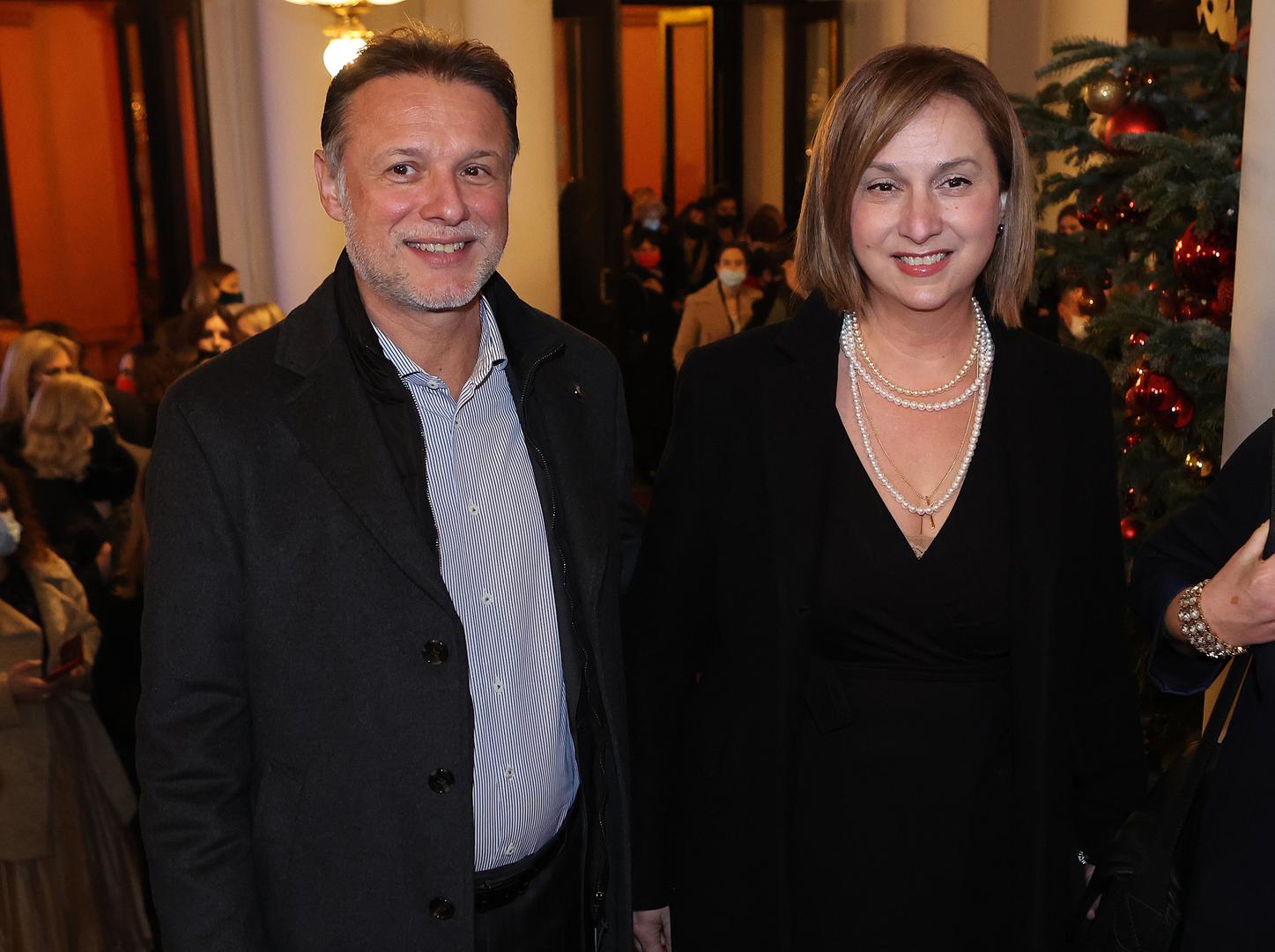 Ispričala je tada i kako su oboje snažnog temperamenta, ali im se nikada nije dogodila kriza ili situacija zbog koje dugo ne bi razgovarali. 