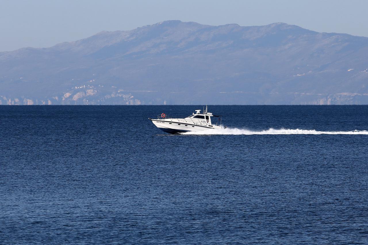 Gliser Pomorske policije u Kvarnerskom zaljevu