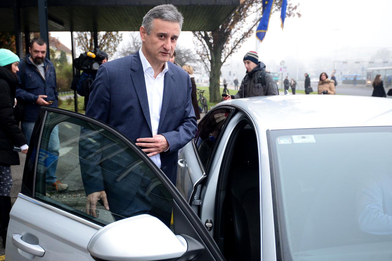 07.12.2015.,Zagreb -  Tomislav Karamarko odlazi s Opcinskog gradjanskog suda gdje je svjedocio o dusevnim bolima koje mu je prouzrocio intervju s Josipom Manolicem u Nacionalu. Photo: Marko Prpic/PIXSELL