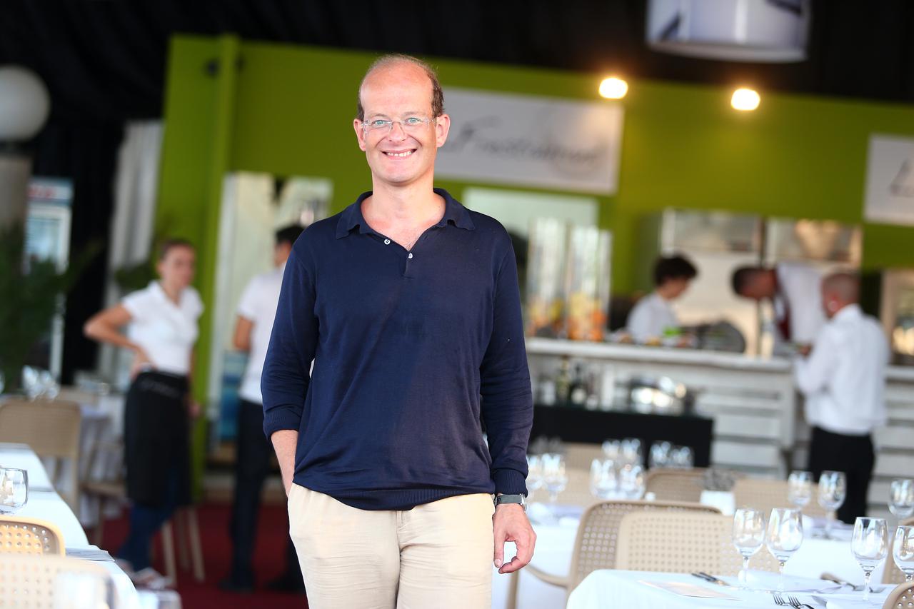 22.07.2015., Umag - 26. atp teniski turnir. Lord Nicholas Windsor vecerao je u drustvu novinarke Vecernjeg lista Tanjom Bozic u restoranu Nasa Kuzina. Photo: Slavko Midzor/PIXSELL
