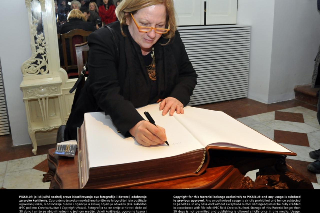 '25.01.2013., Vukovar - Gradski Muzej Vukovar, Dvorac Eltz - ministrica kulture Andrea Zlatar Violic otvorila Noc muzeja te stalni postav Gradskog muzeja Vukovar.  Photo:Goran Ferbezar/Pixsell'