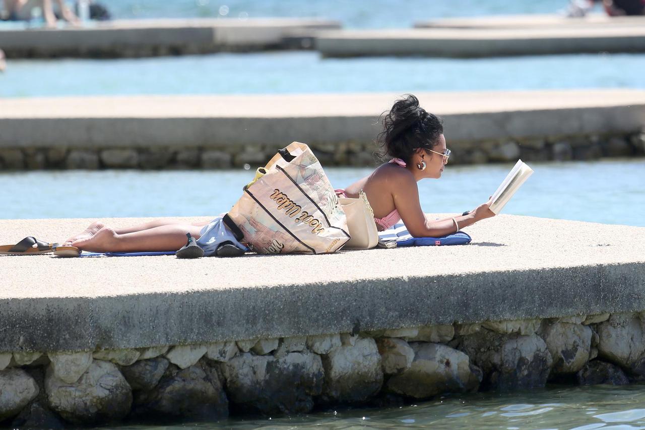 Vodice: Popularna Plava plaža nakon zimskog odmora ugostila prve goste