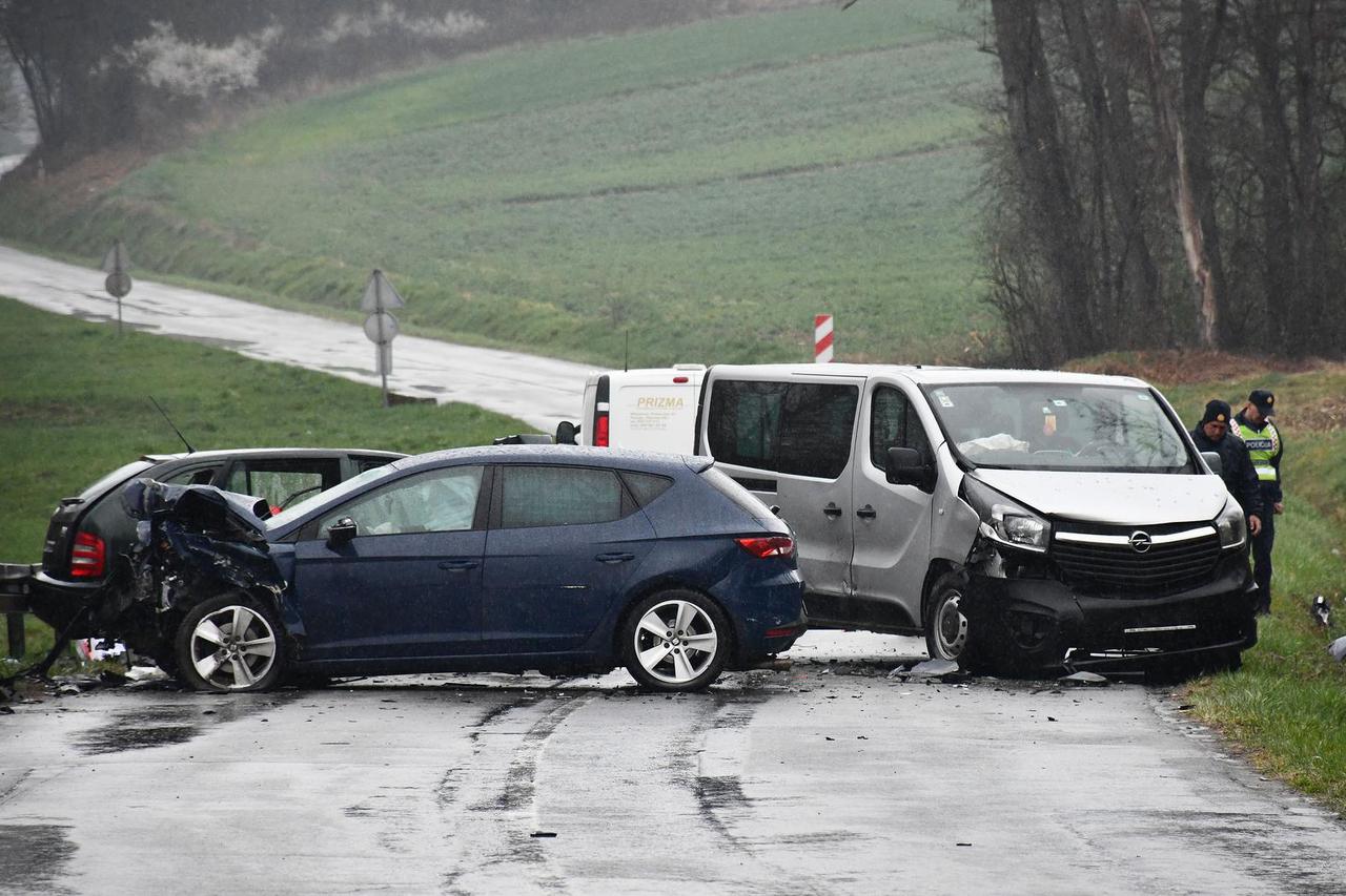 Požega: U sudaru tri automobila smrtno stradala jedna osoba