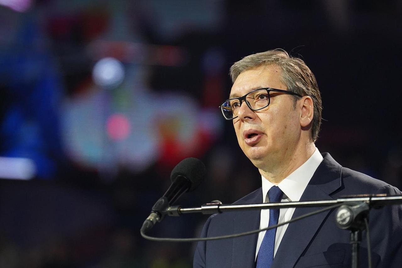 U Beogradskoj Areni održan je skup Srpske napredne stranke "Srbija - naša obitelj"