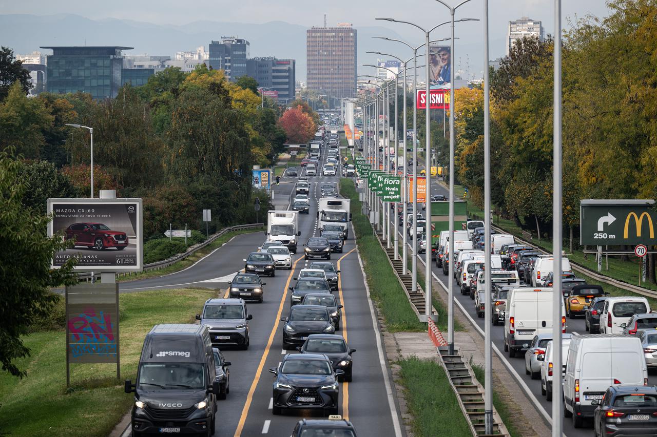 Zagreb: Prometna gužva na Slavonskoj aveniji