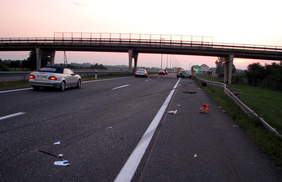 Nova Gradiška: U nesre?i na autocesti beba zadobila ozljede opasne po život