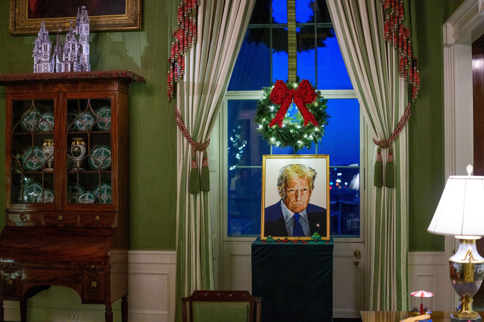 Božićne dekoracije spajaju tradiciju i moderni sjaj, stvarajući prizore koji ostavljaju bez daha