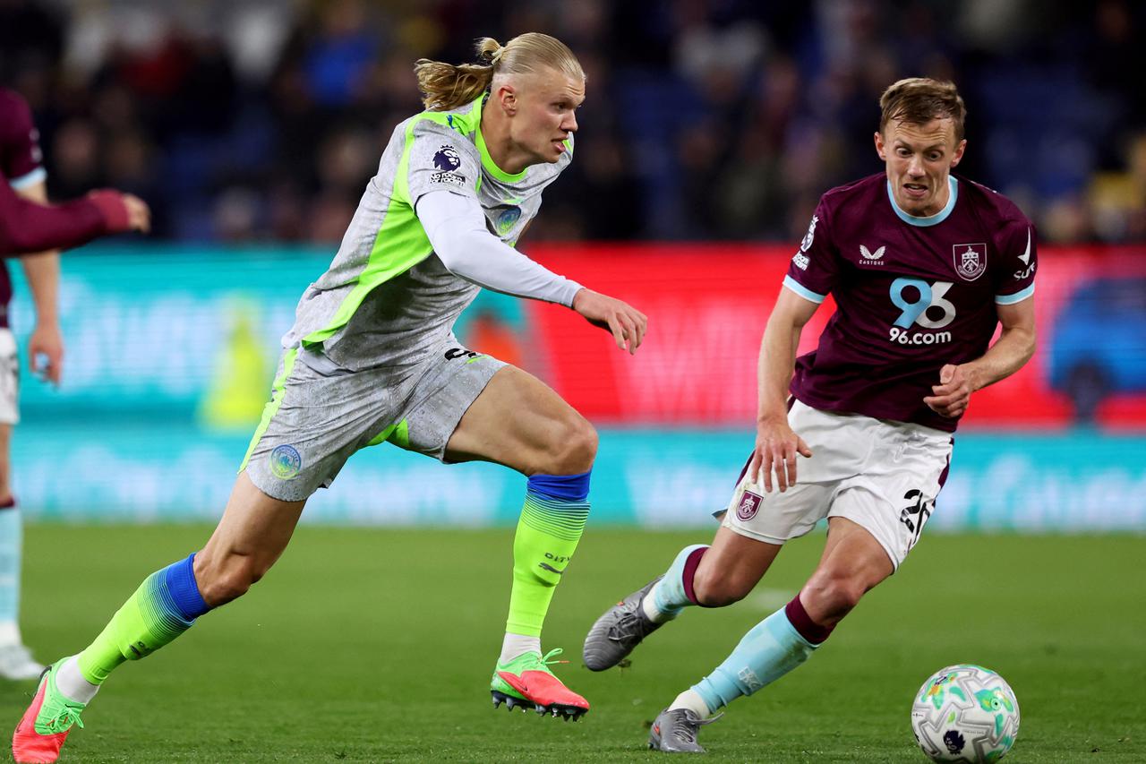 Premier League - Burnley v Manchester City