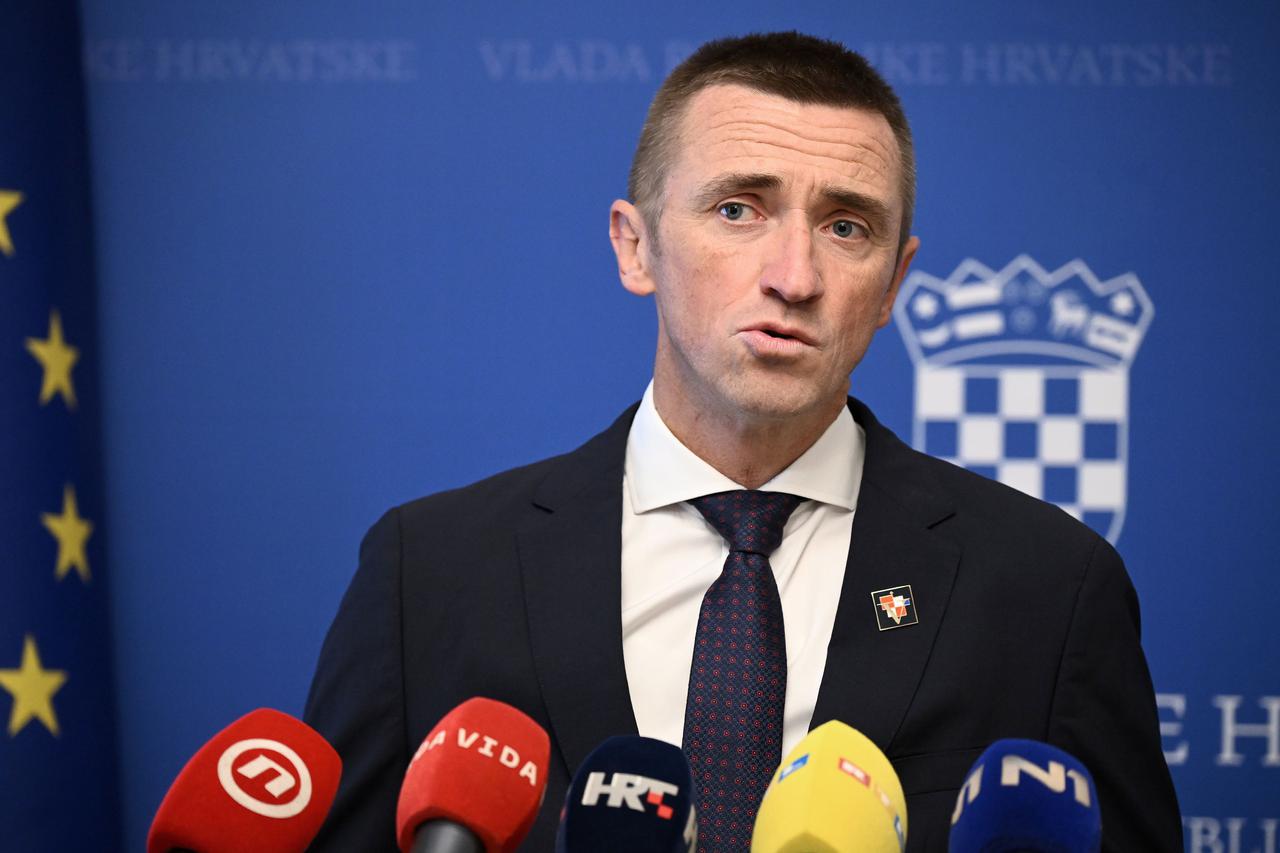 Zagreb: Ivan Penava održao konferenciju za medije nakon Povjerenstva za utvrđivanje zločina