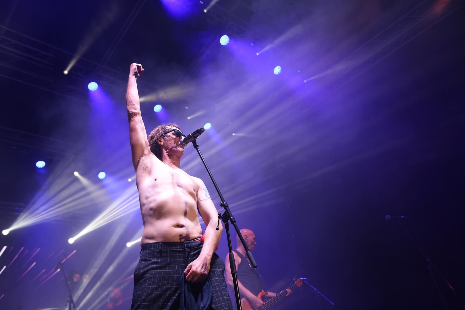 Gobac i ekipa pripremaju i monografiju u čast svih nezaboravnih trenutaka, čak 4 do sad nikad objavljena live albuma i ono najvažnije – novi album.