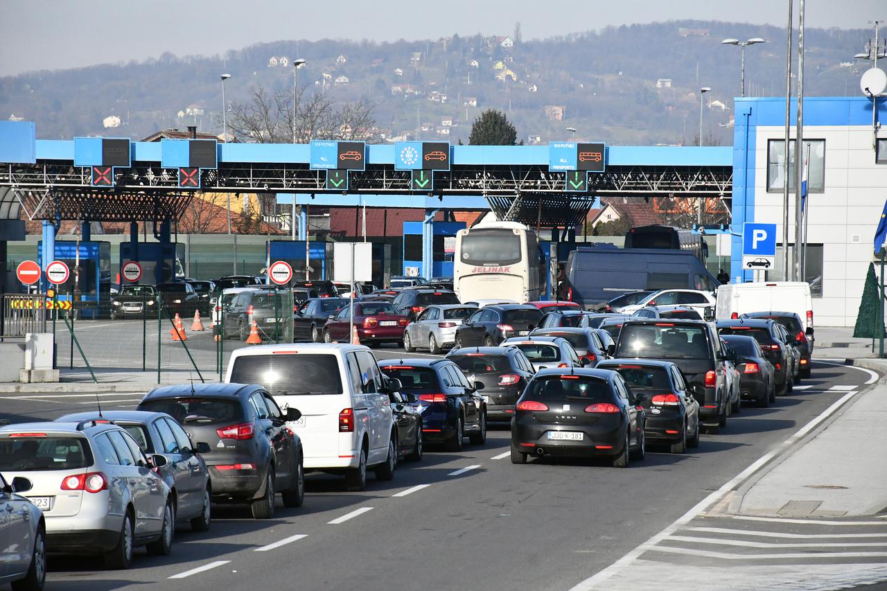 Slavonski Brod: Granični prijelaz s BiH nakon što je na snagu stupio Schengen