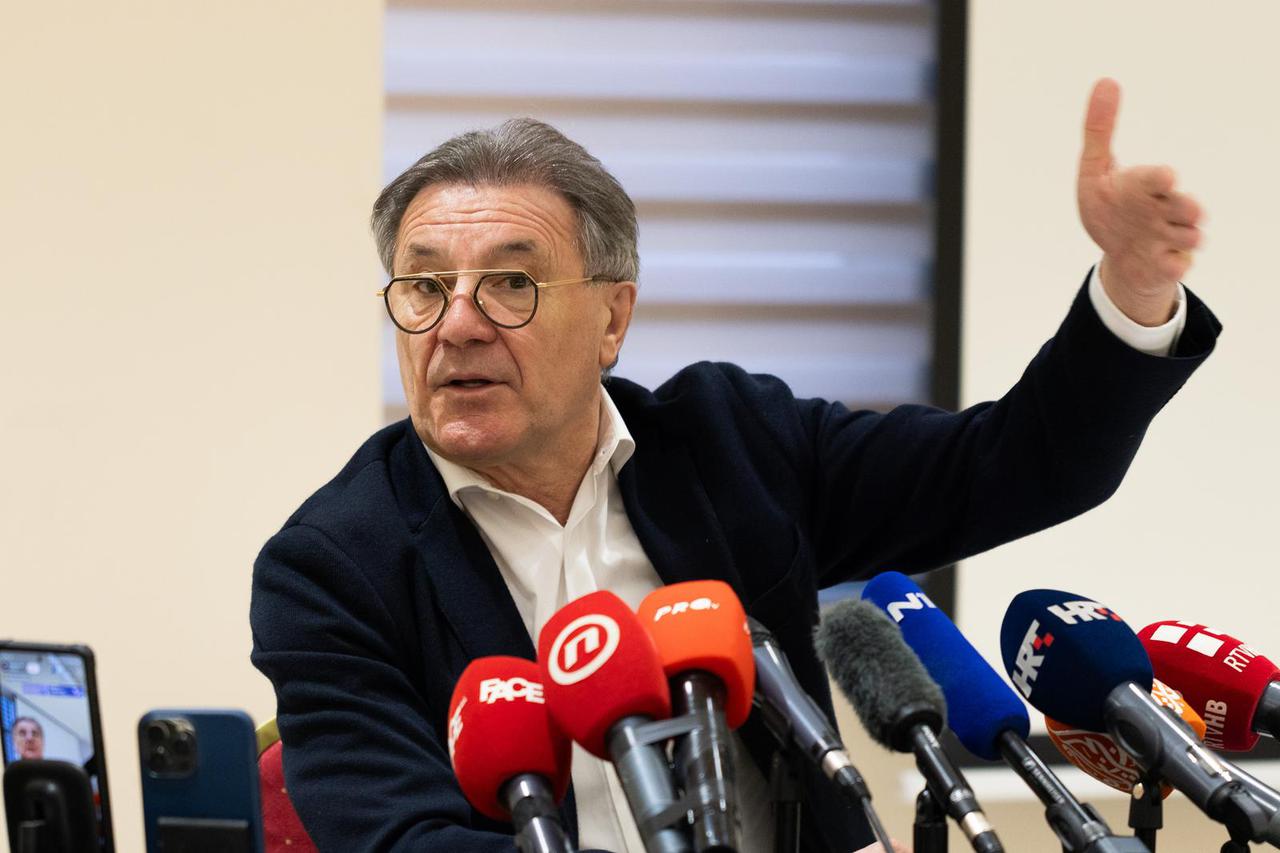 Mostar: Konferencija za medije Zdravka Mamića na temu "Malo istine može napraviti puno dobroga"