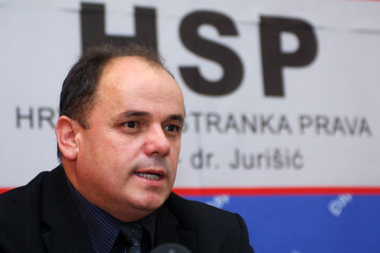 'POK BIH......MOSTAR....DR. ZVONKO JURISIC.....FOTO: Zoran Grizelj 04. LISTOPAD 2007.....PREDSJEDNIK HRVATSKE STRANKE PRAVA BIH DJAPIC-DR.JURISIC'