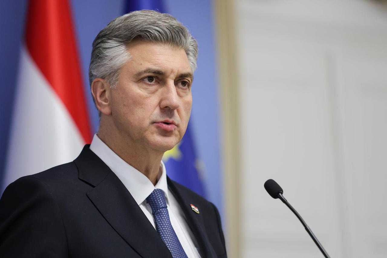 Zagreb: Andrej Plenković održao konferenciju za medije nakon sastanka parlamentarne većine