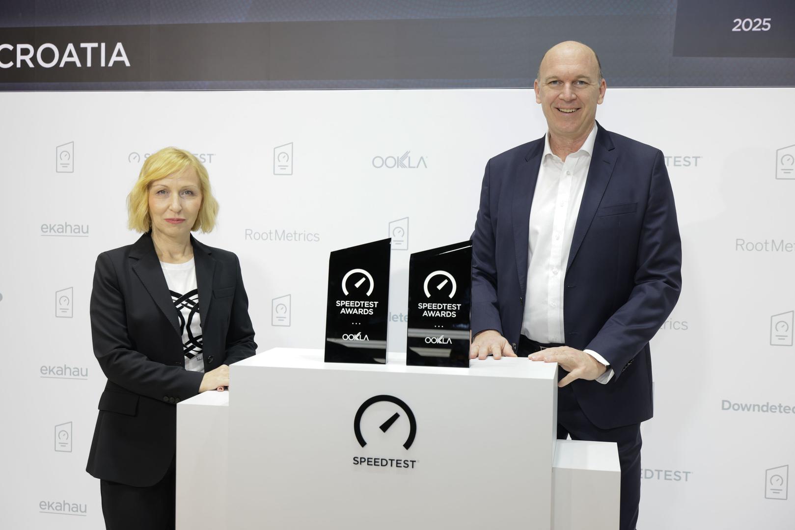 Danijela Bistrički Morović, članica Uprave i glavna direktorica za tehniku i Adrian Ježina, predsjednik Uprave Telemacha