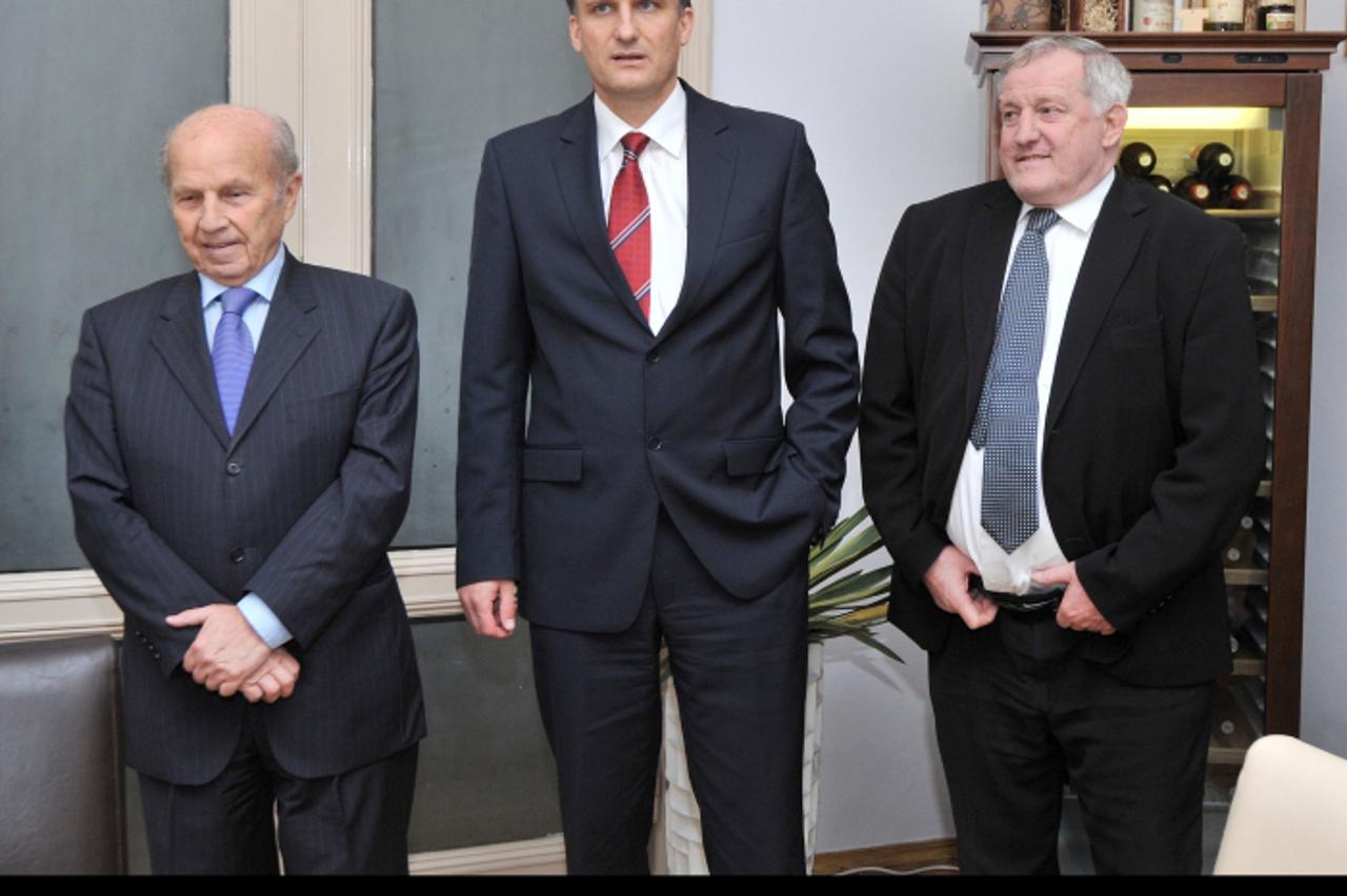 \'19.03.2011., Zagreb - U restoranu Klub knjizevnika NK Dinamo i NK Hajduk bili su na zajednickom rucku uoci utakmice Dinamo Hajduk. Mirko Barisic, Josip Grbic, Zorislav Srebric Photo:Marko Lukunic/PI