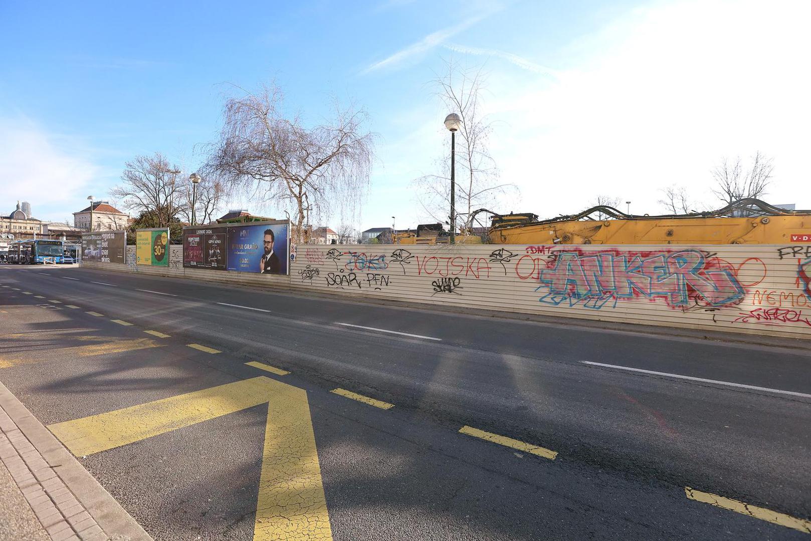 Inače, dio građana i struke protivio se rušenju i zalagao za rekonstrukciju zgrade tvrdeći kako ona predstavlja važno arhitektonsko djelo te da je bila statički sigurna i ispravna. Ipak, nije bila zaštitćena pa ju je investitor smio srušiti.