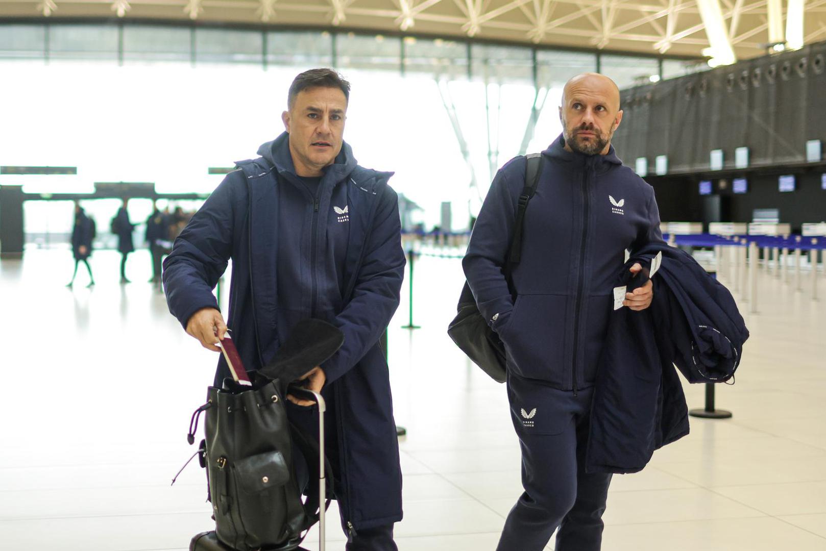 Dinamova delegacija u utorak je u prijepodnevnim satima iz Zračne luke Franjo Tuđman odletjela za London gdje ih u srijedu od 21:00 sati očekuje dvoboj 7. kola Lige prvaka protiv Arsenala.