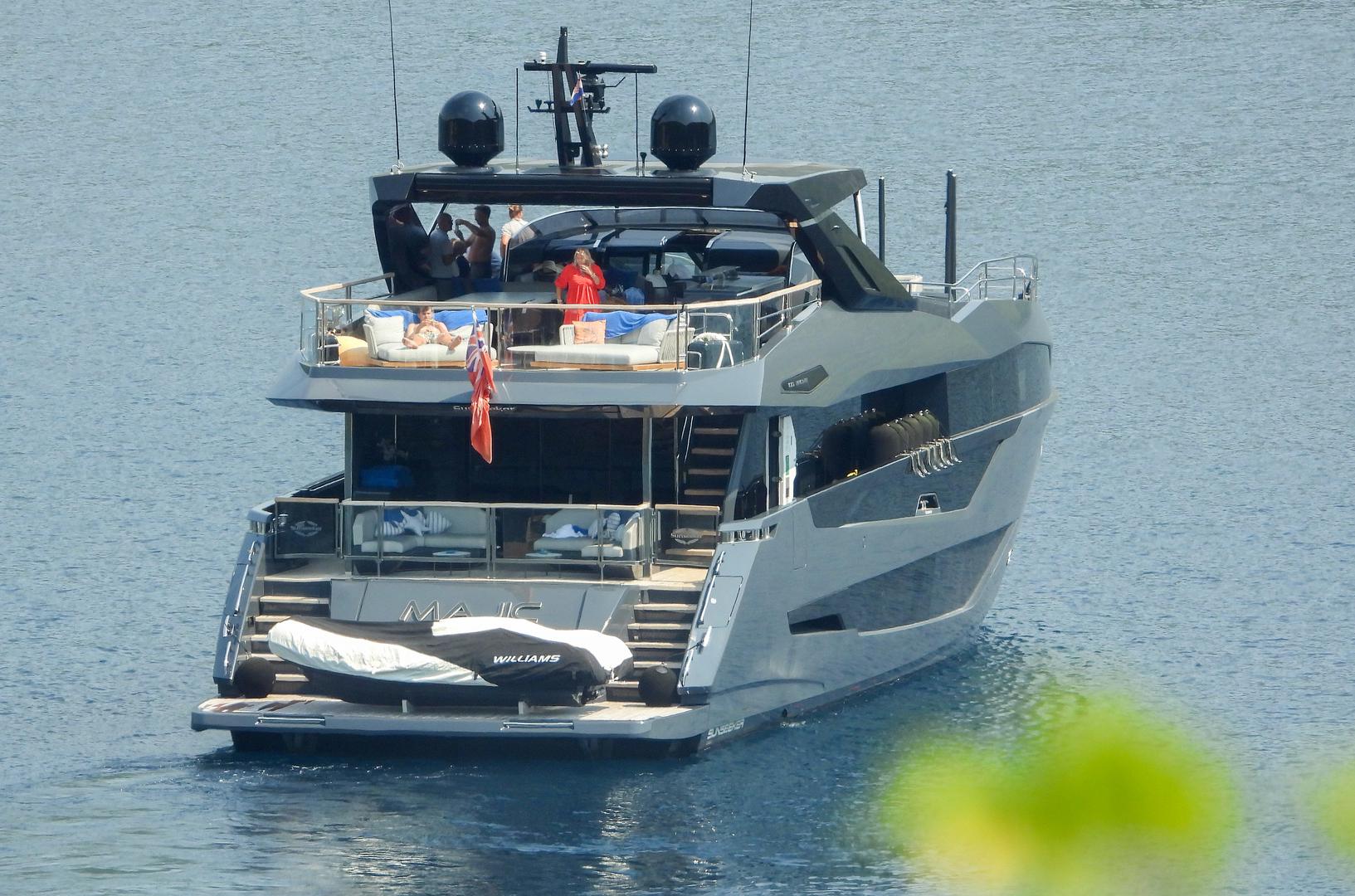  Par se upoznao 2009. u Monte Carlu gdje je Geri bila gošća Bernieja Ecclestonea.  