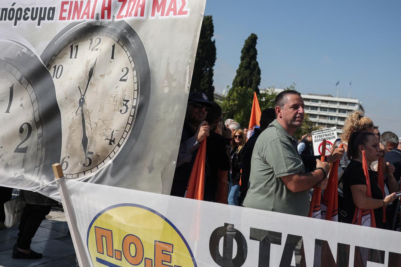 Greek trade unions hold one-day strike to protest extended working hours