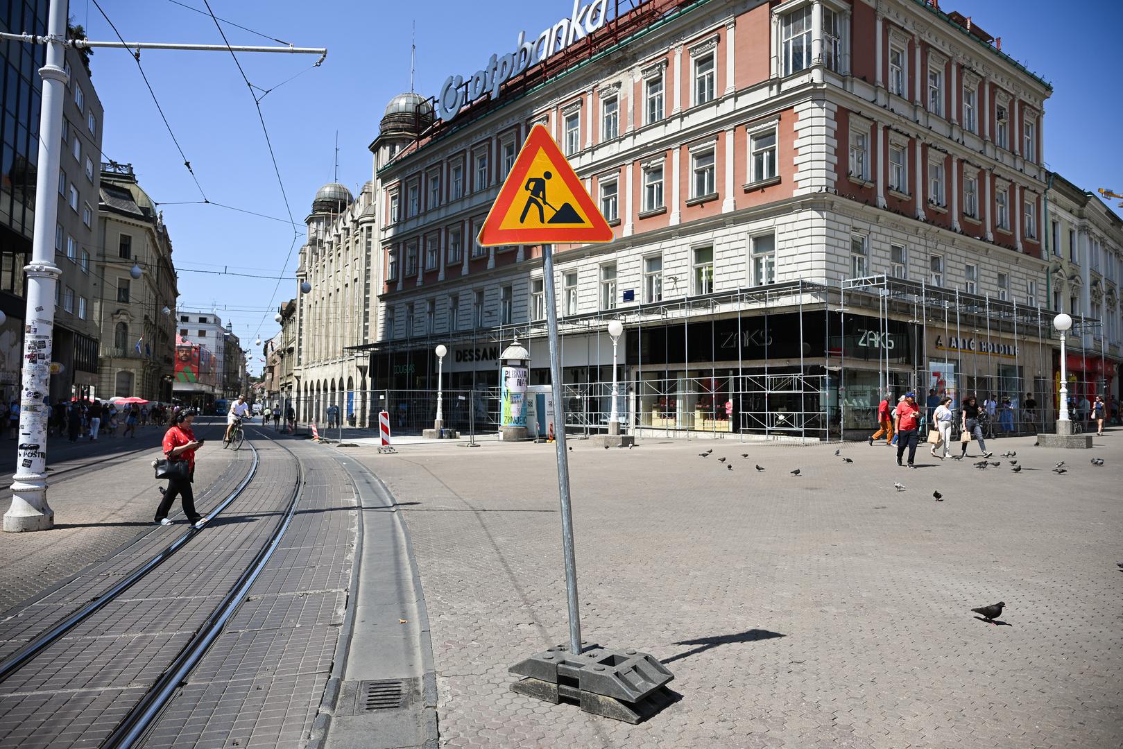 Iako su radovi na Trgu bana Jelačića sada u završnoj fazi, još nije poznato kada će novi spremnici biti pušteni u uporabu. Zagrebačkom holdingu poslali smo upit kada će spremnici na obje lokacije biti pušteni u rad, no njihov odgovor još čekamo.