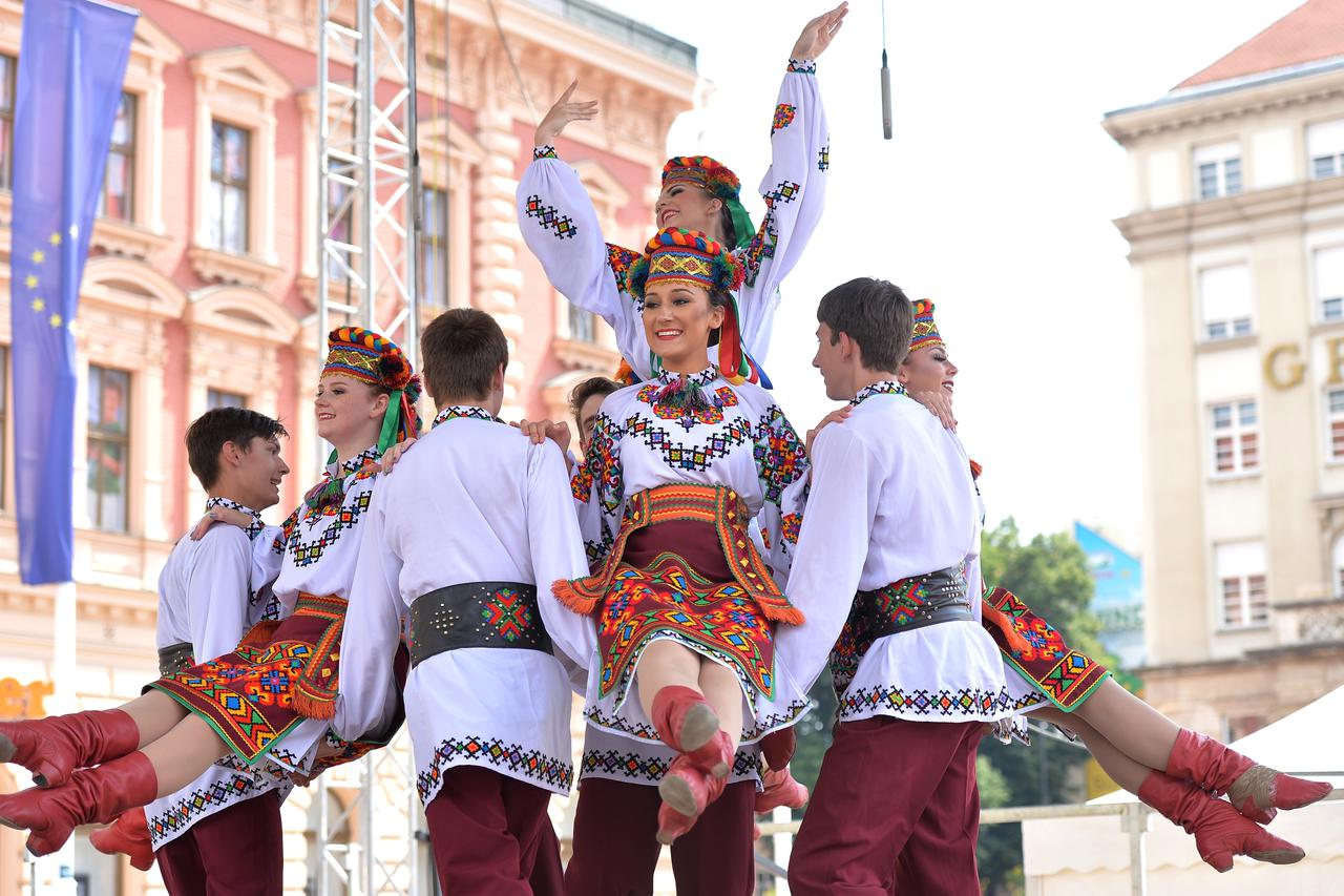 20.07.2016., Zagreb - Na trgu bana Josipa Jelacica zapocela Medjunarodna smotra folklora.  Photo: Marko Lukunic/PIXSELL
