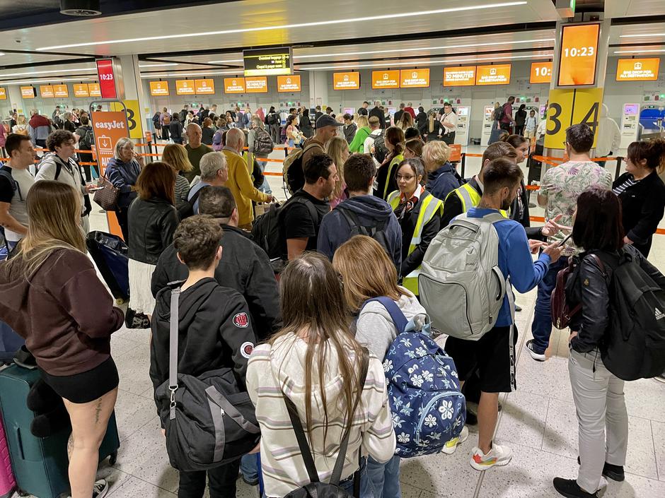 Svaki dan više od devet milijuna ljudi putuje zrakoplovom, a oko 200.000 njih suoči se s kašnjenjem ili otkazivanjem leta, ili im ukrcavanje u avion bude onemogućeno