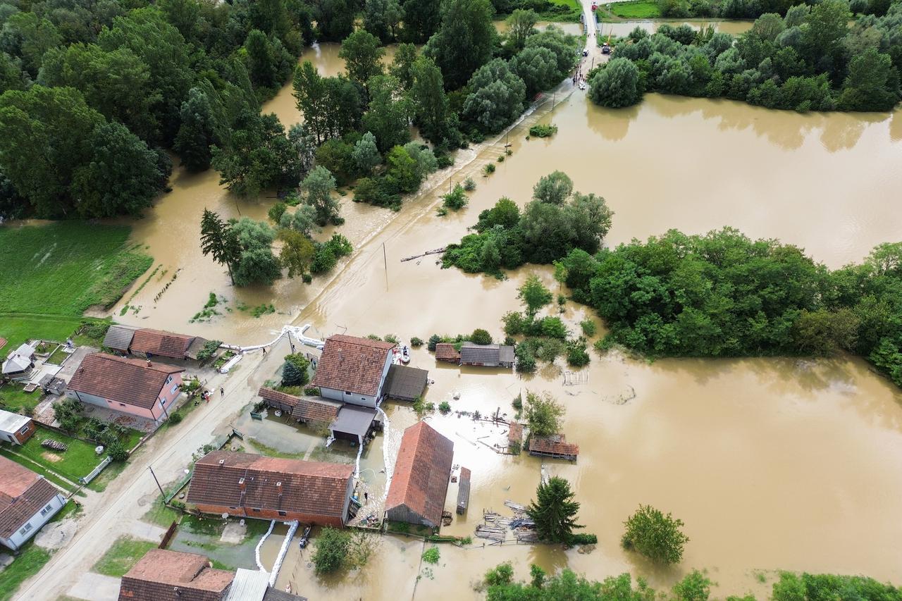 Naselje u Drnju bilo je potopljeno nakon nedavnog izlijevanja Drave iz korita