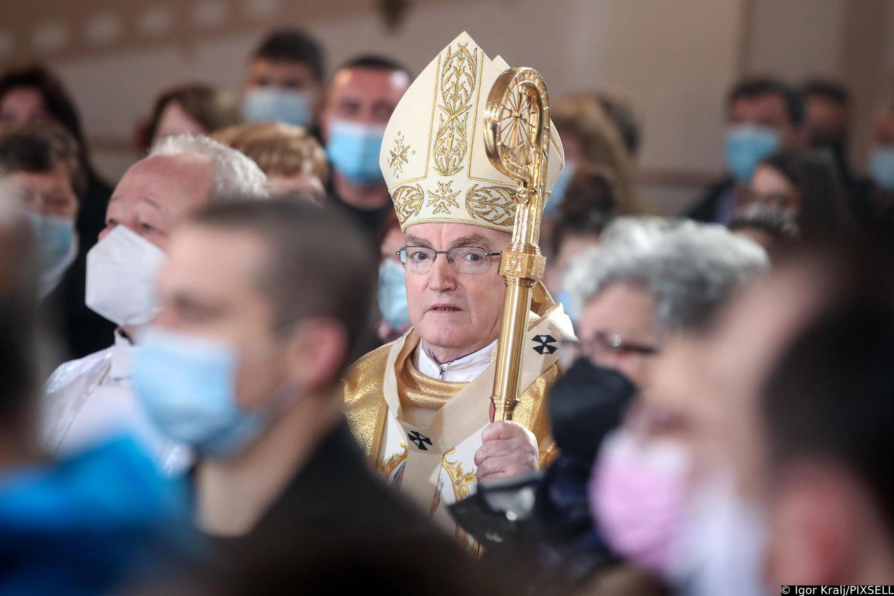 Zagreb: Zagrebački nadbiskup kardinal Josip Bozanić predvodio svetkovinu Bogojavljenja