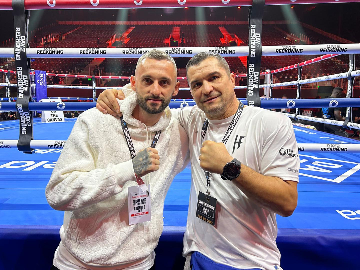 Marcelo Brozović došao je podržati Filipa Hrgovića na boksačkom spektaklu u Rijadu. Slika se s hrvatskim boksačem i njegovim timom. Na slici je s Stjepanom Božićem, Hrgovićevim pomoćnim trenerom u ovoj borbi