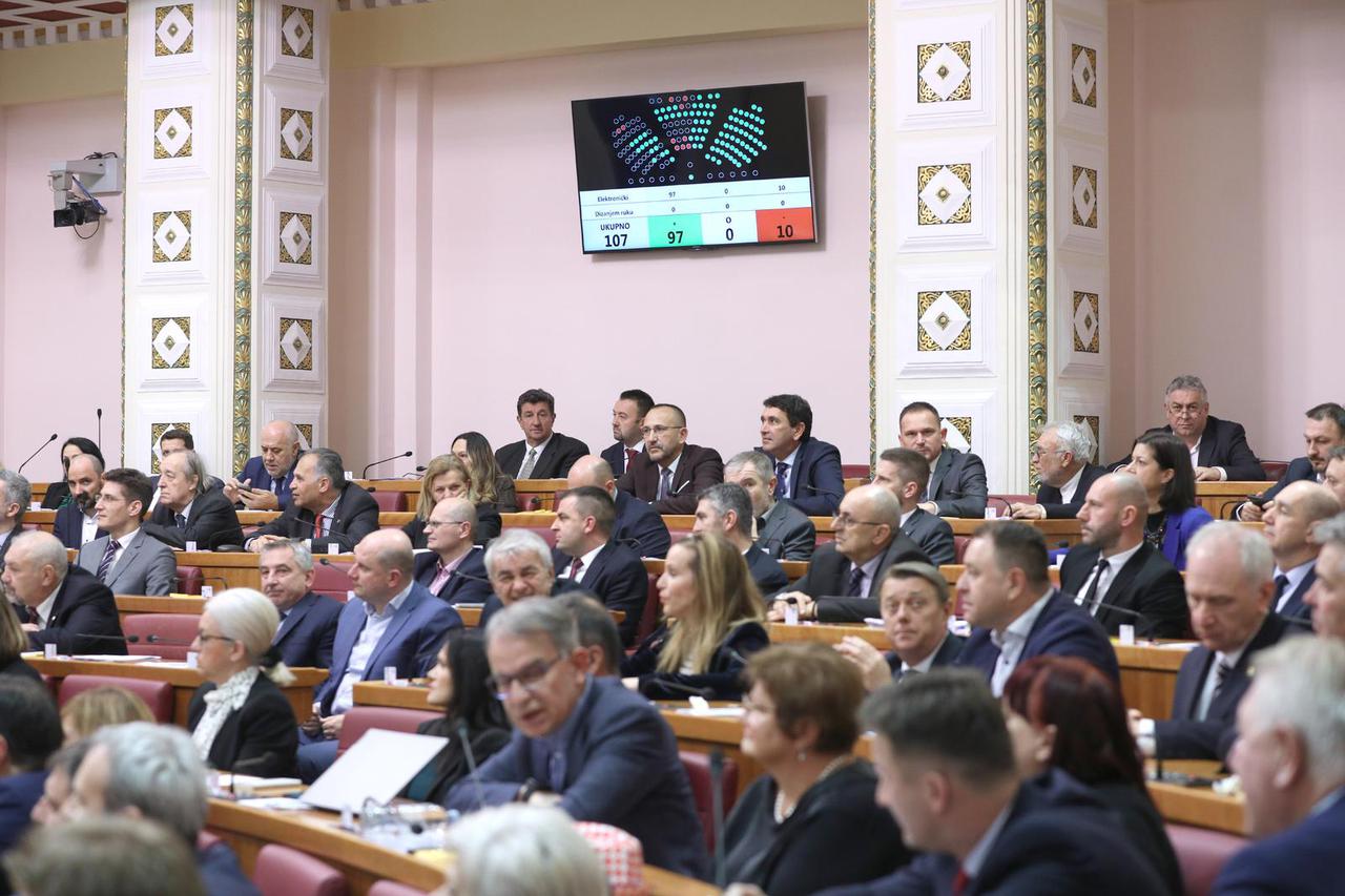 Sabor odlucio: Hrvatska nece obucavati ukrajinske vojnike