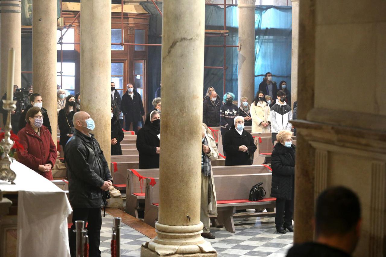 Šibenski biskup Tomislav Rogić predvodio božićnu misu u katedrali sv. Jakova